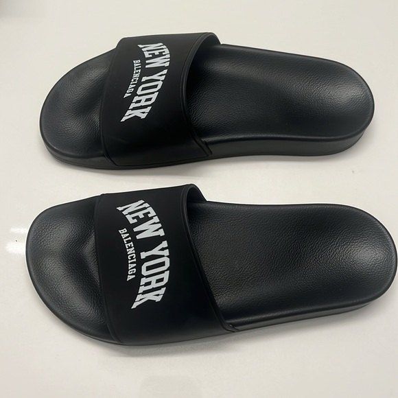 Balenciaga pool slide size 8 - Picture 2 of 5